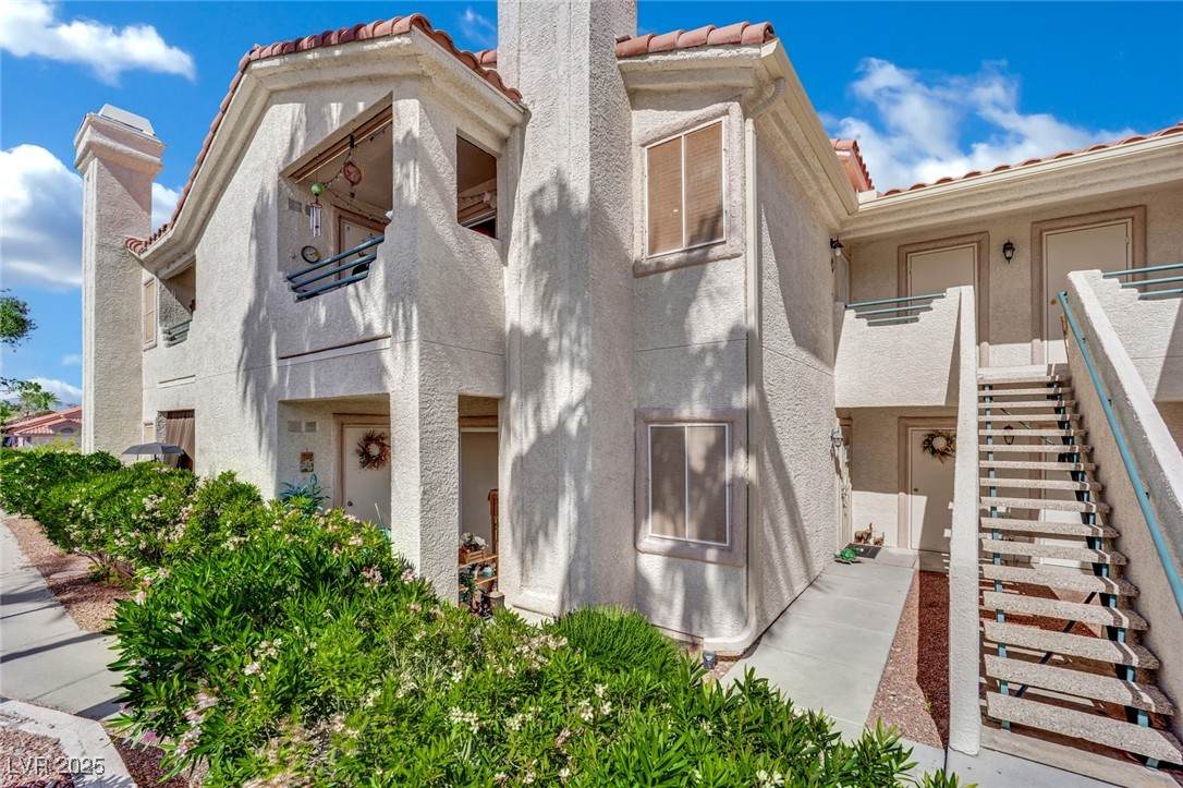 605 Devonhall Street - Photo 1