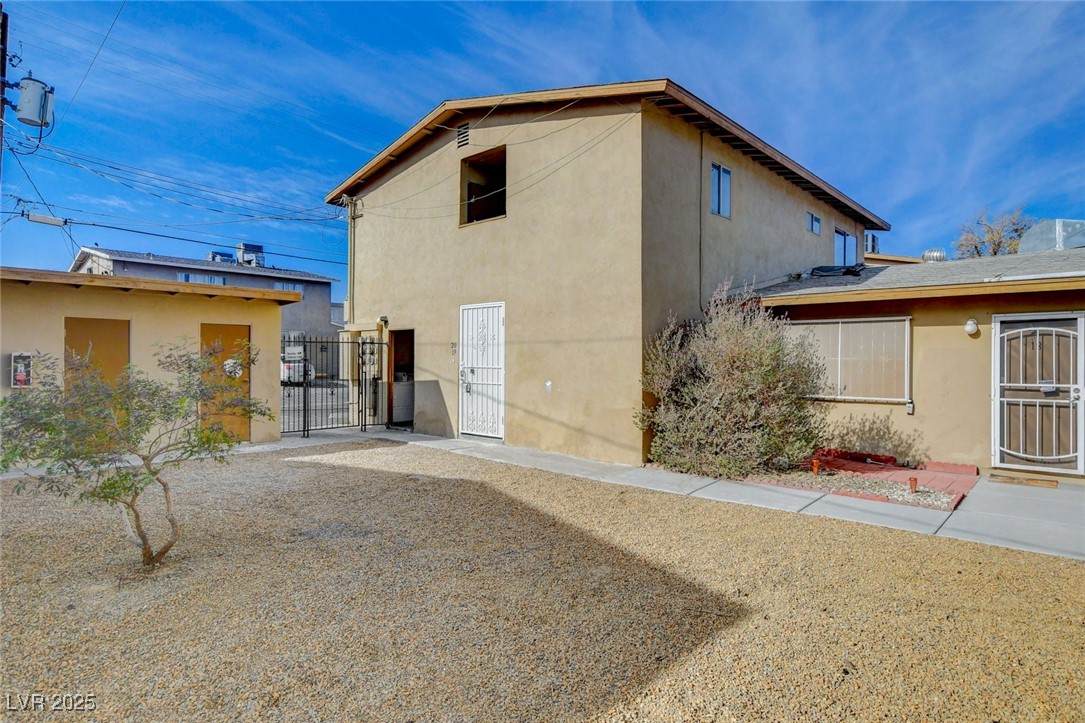 3841 Daisy Street - Photo 1