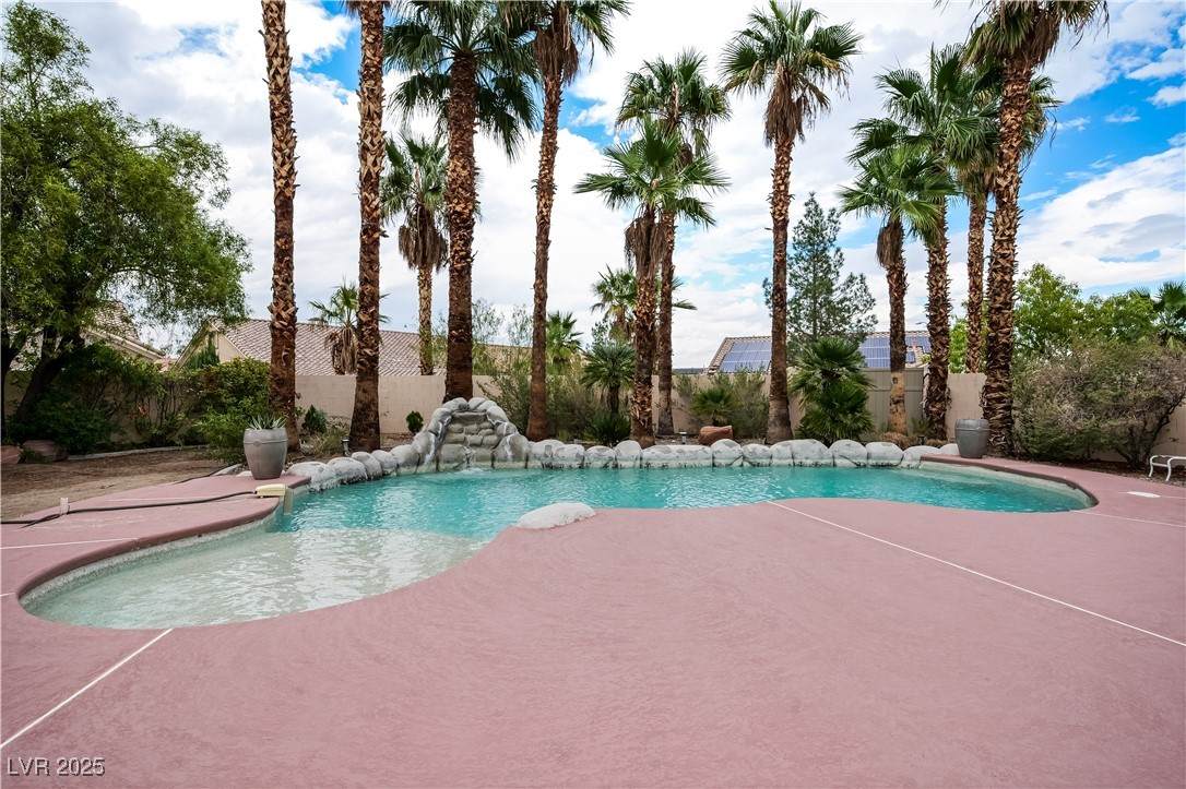 8616 Crest Hill Avenue - Photo 1