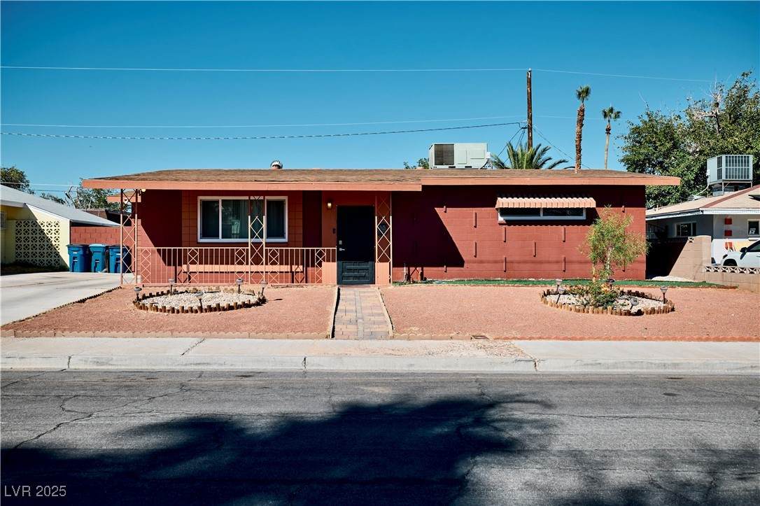 4504 Exposition Avenue - Photo 1