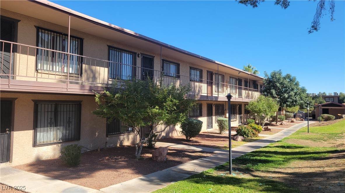 605 South Royal Crest Circle - Photo 1