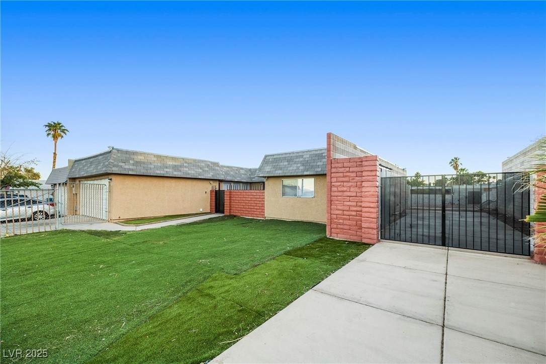 6229 Oakey Boulevard - Photo 1