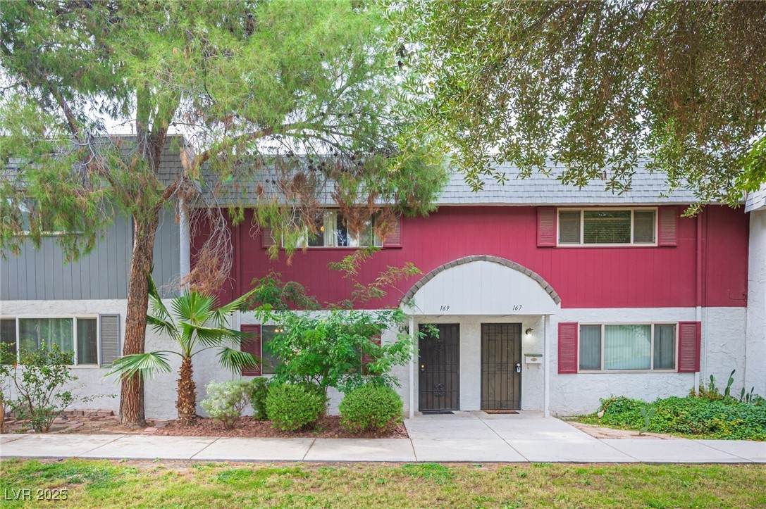 169 Pecos Way - Photo 1