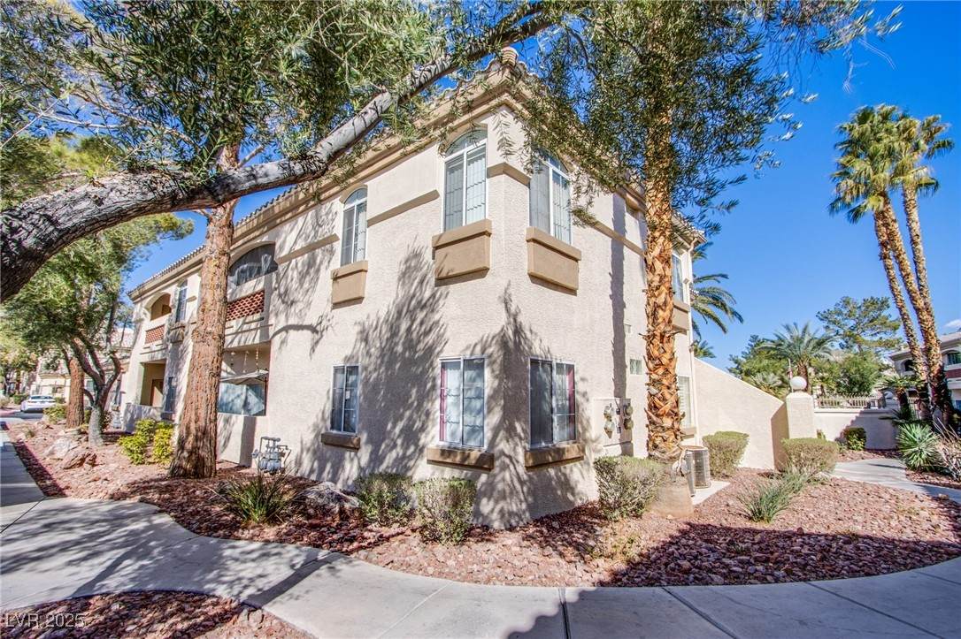 7400 Flamingo Road - Photo 1