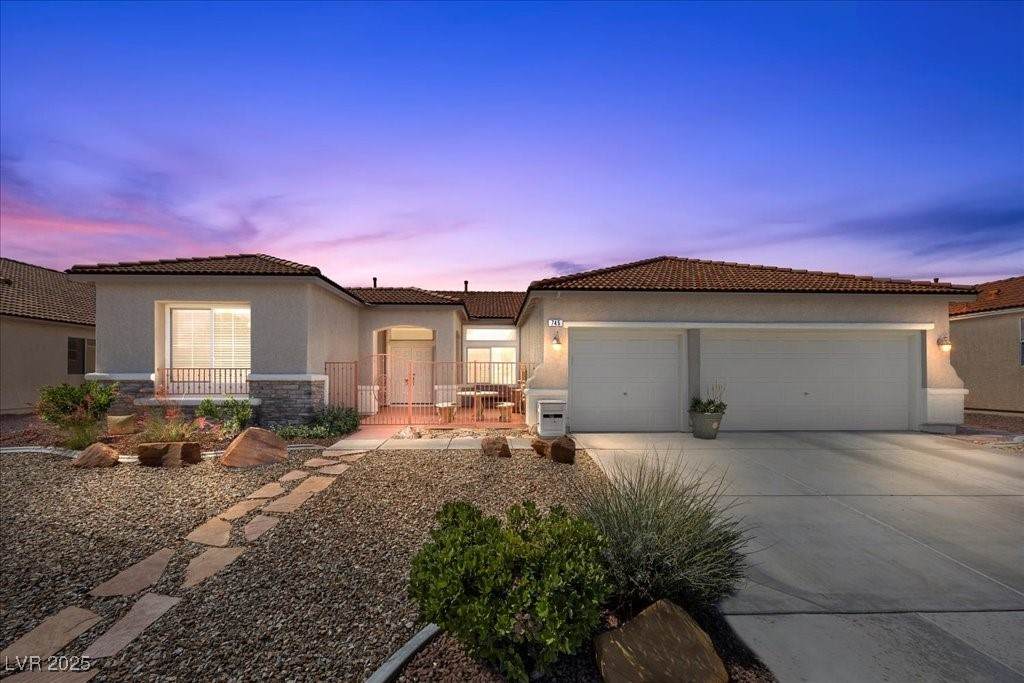 745 Diamond Bend Avenue - Photo 1