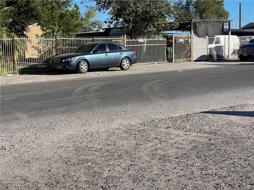 1000 June Avenue - Photo 1