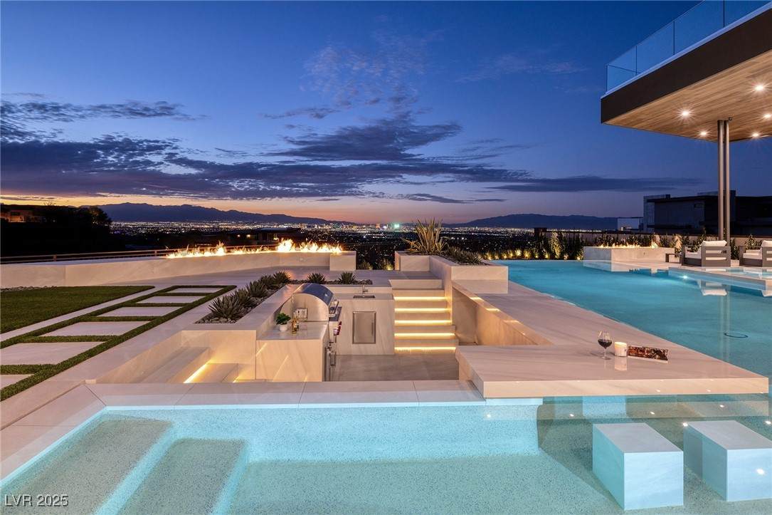 19 Boulderback Drive - Photo 1