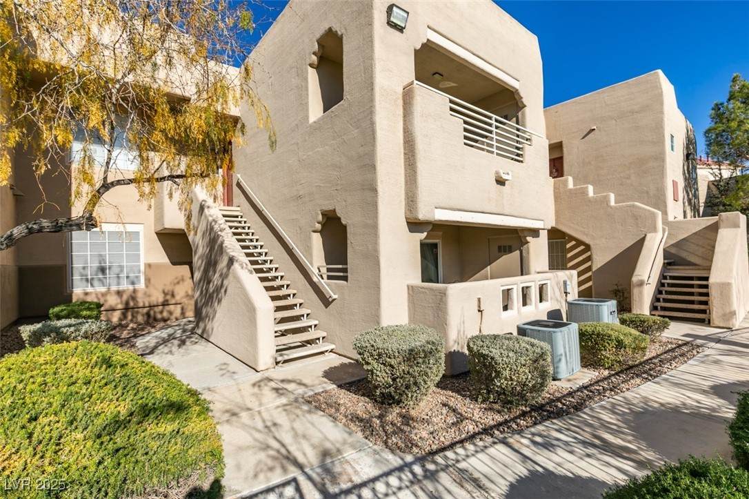 1901 Villa Palms Court - Photo 1