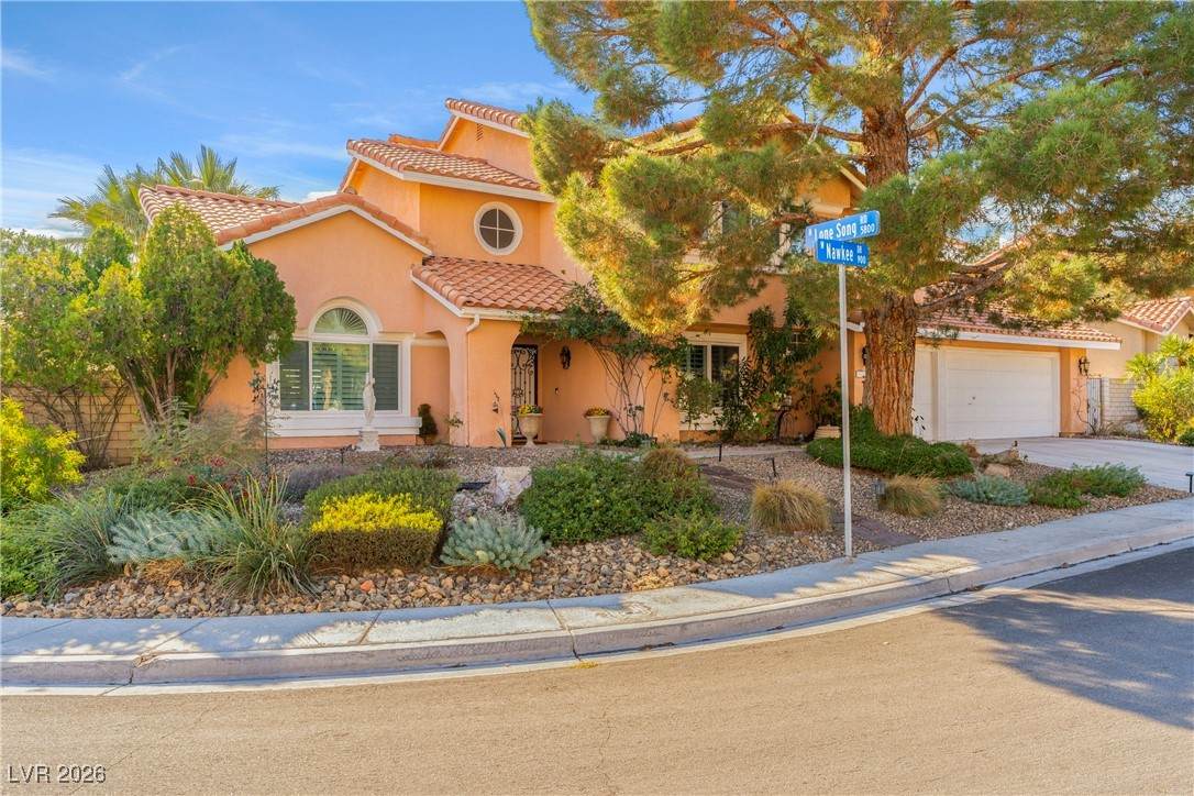 911 Nawkee Drive - Photo 1