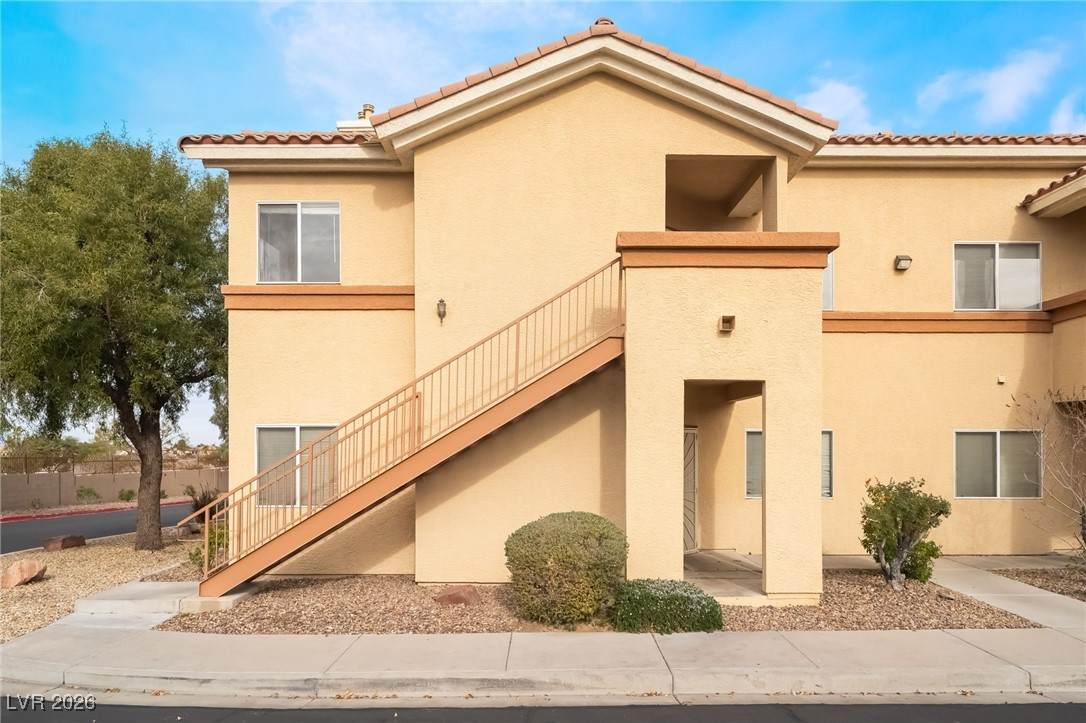 1050 Cactus Avenue - Photo 1