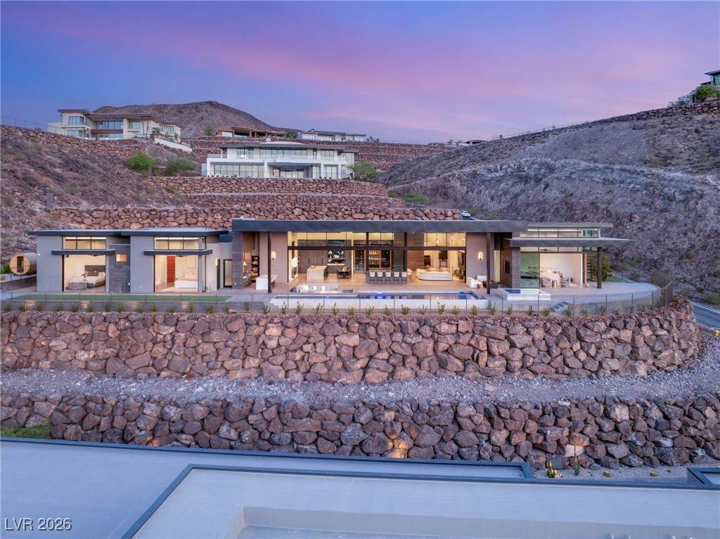 6 Hidden Heights Court - Photo 1