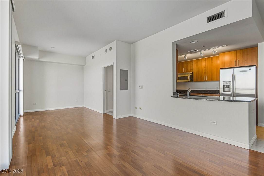 200 Sahara Avenue - Photo 1