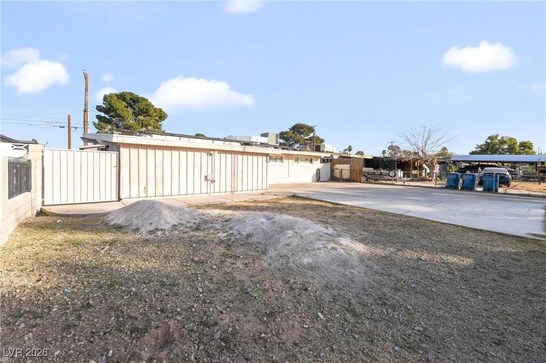 716 18th Street - Photo 1