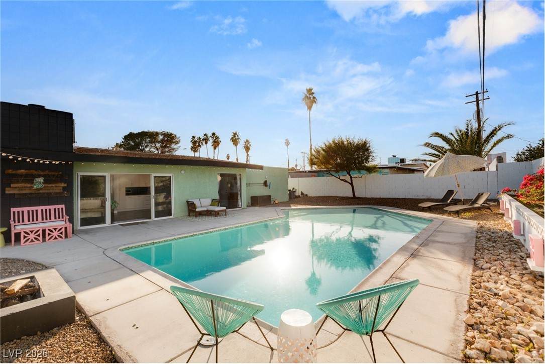 1438 Cayuga Parkway - Photo 1