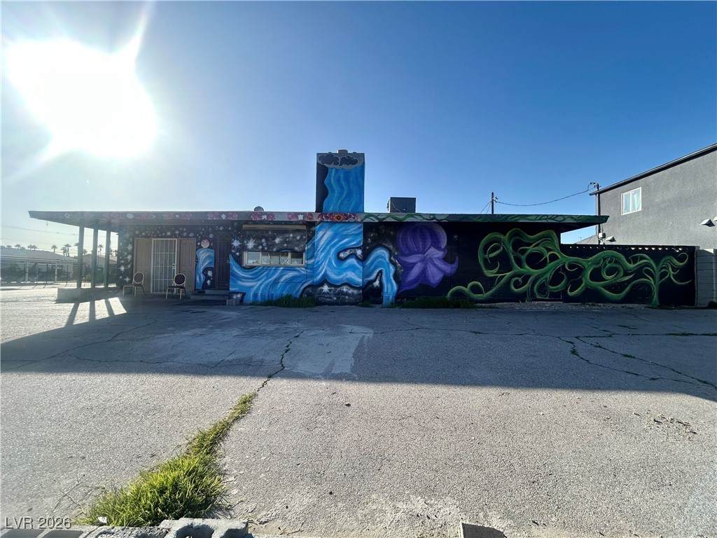 222 Bruce Street - Photo 1