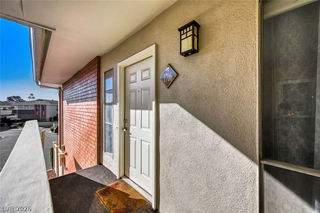 668 Oakmont Avenue - Photo 1