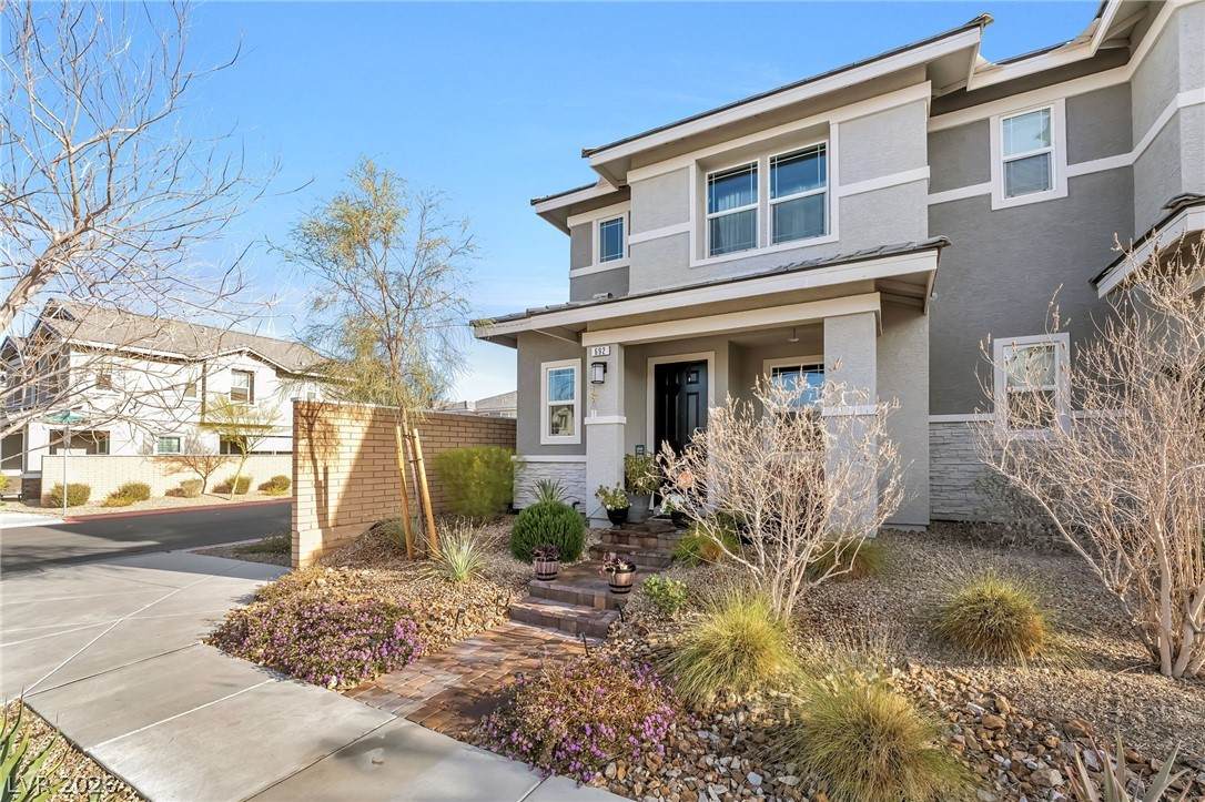 692 Cottonwood Hill Place - Photo 1