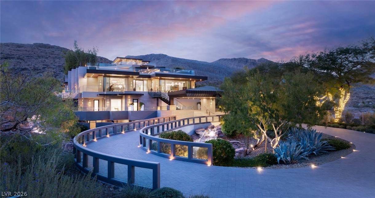 9 Echo Peak Lane - Photo 1
