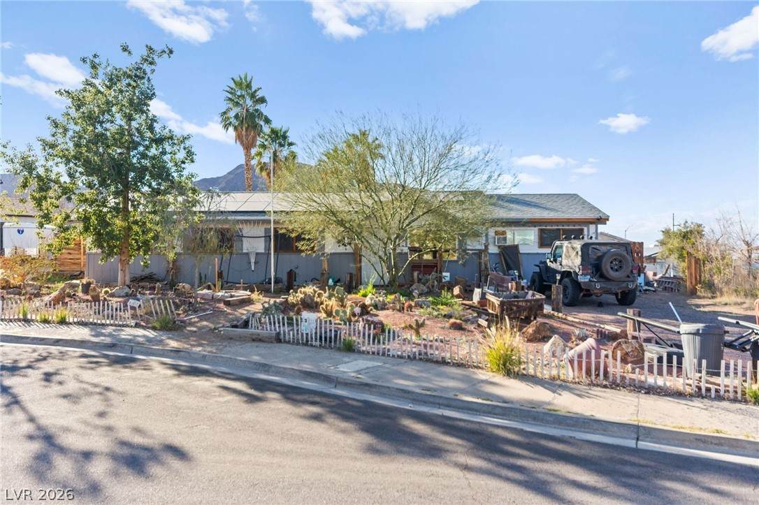 604 Barron Court - Photo 1