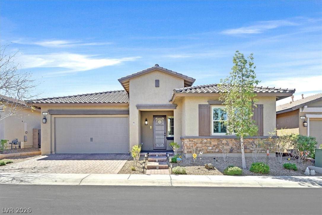 389 Stetson Creek Avenue - Photo 1
