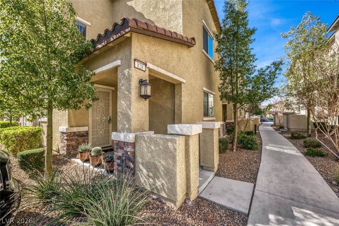 828 Grand Country Avenue - Photo 1