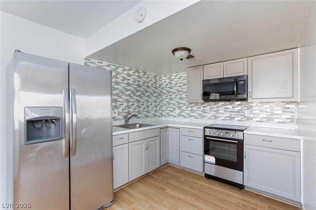 3821 1/2 Daisy Street - Photo 1