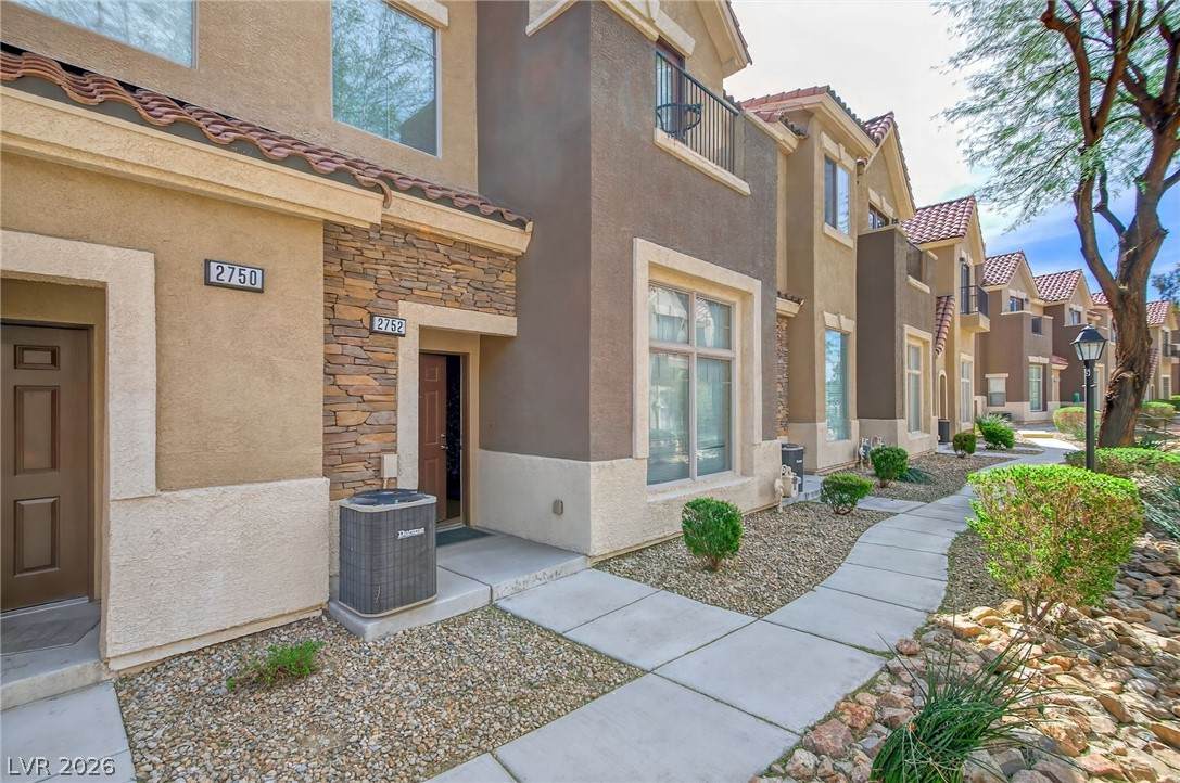 2752 Fountain Vista Lane - Photo 1