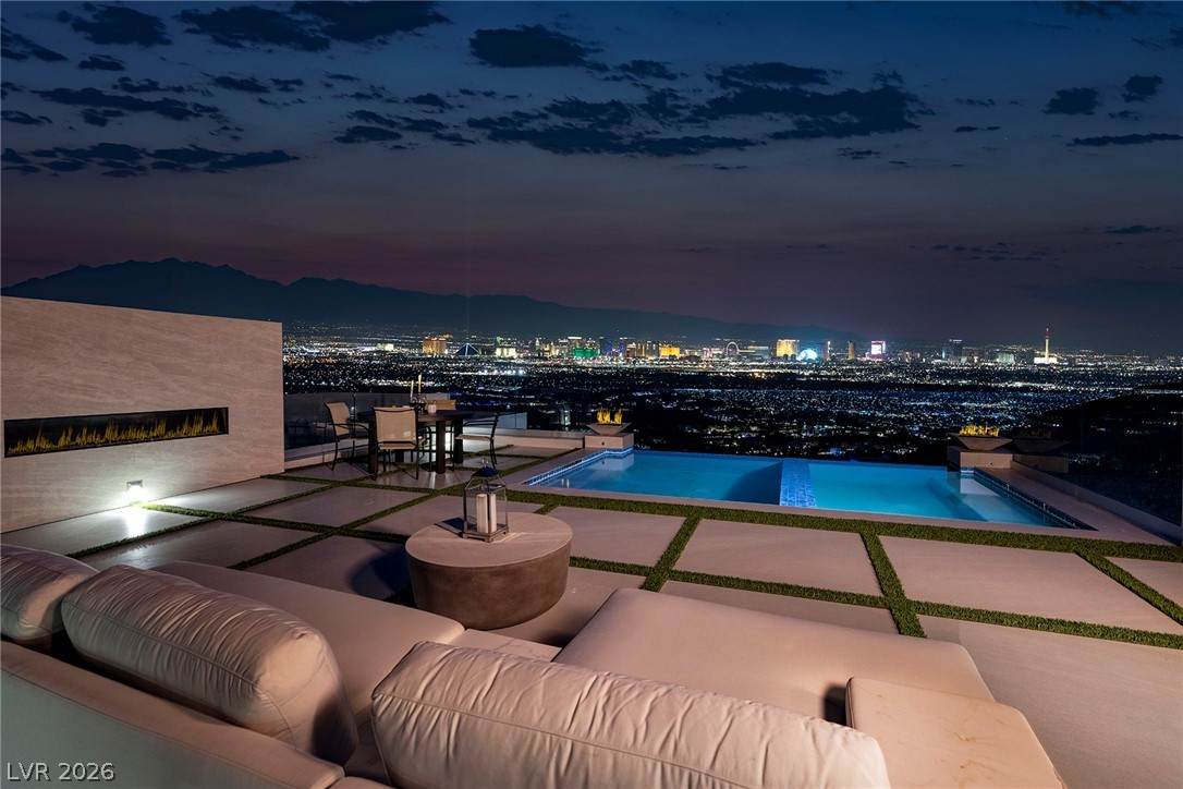 https://bt-photos.global.ssl.fastly.net/vegas/orig_boomver_1_2762907-2.jpg