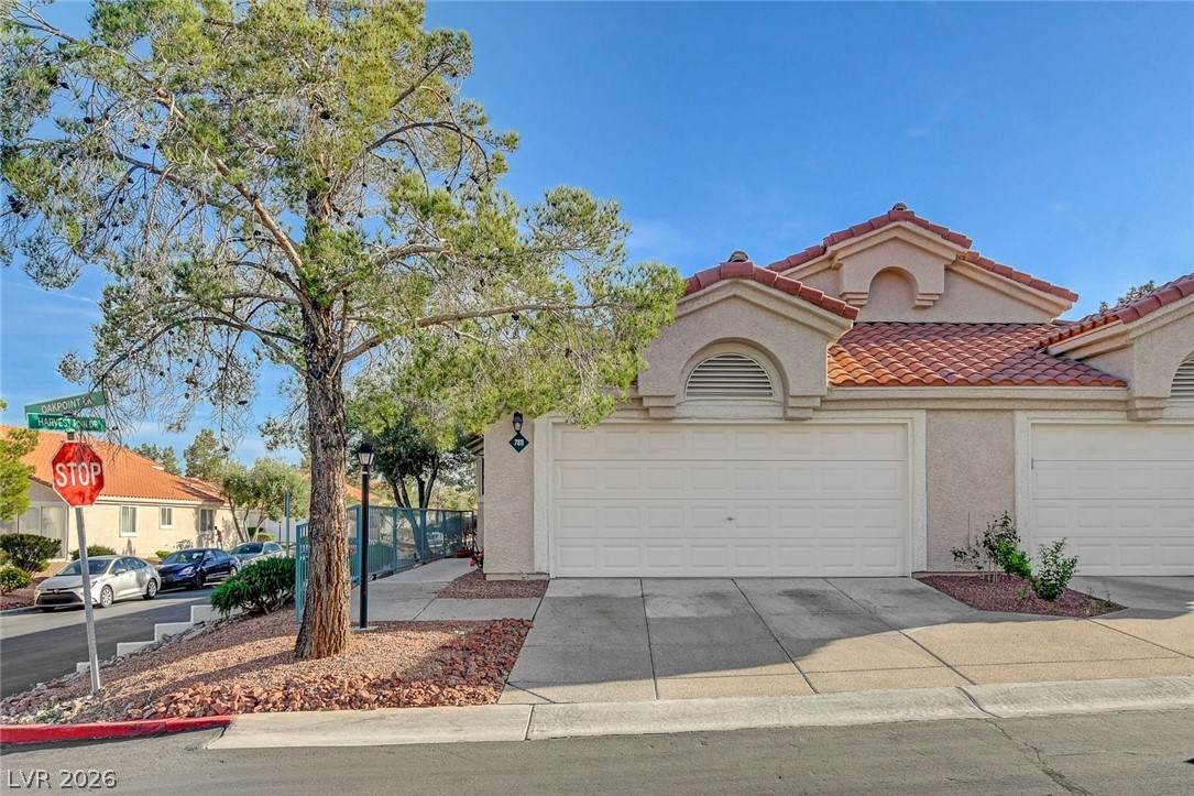 7811 Oakpoint Lane - Photo 1