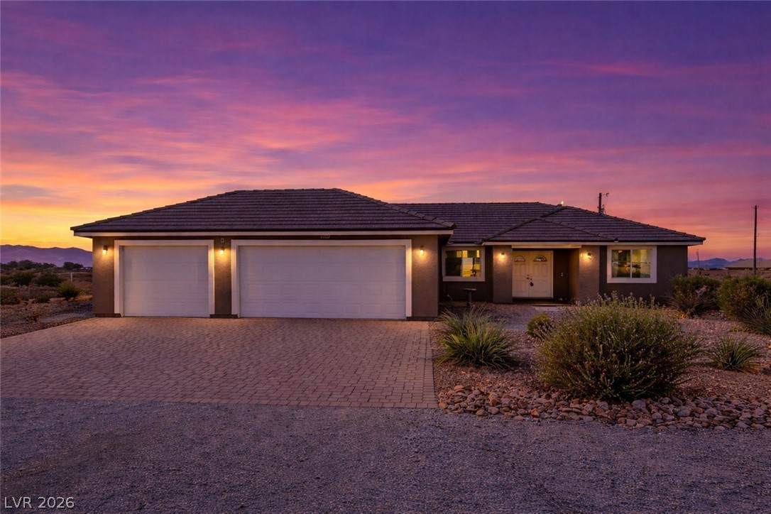 2360 Mallard Avenue - Photo 1