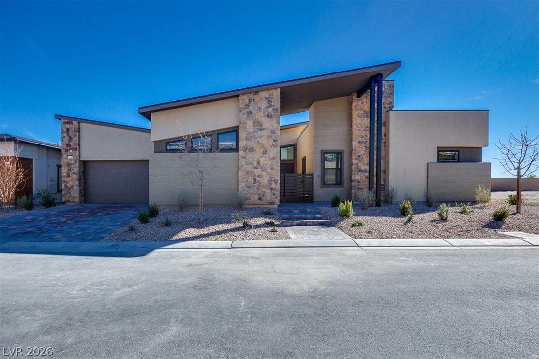 137 Tiller Point Street - Photo 1