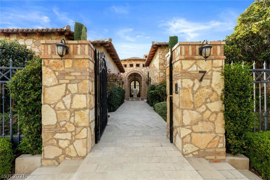 https://bt-photos.global.ssl.fastly.net/vegas/orig_boomver_1_2764802-2.jpg