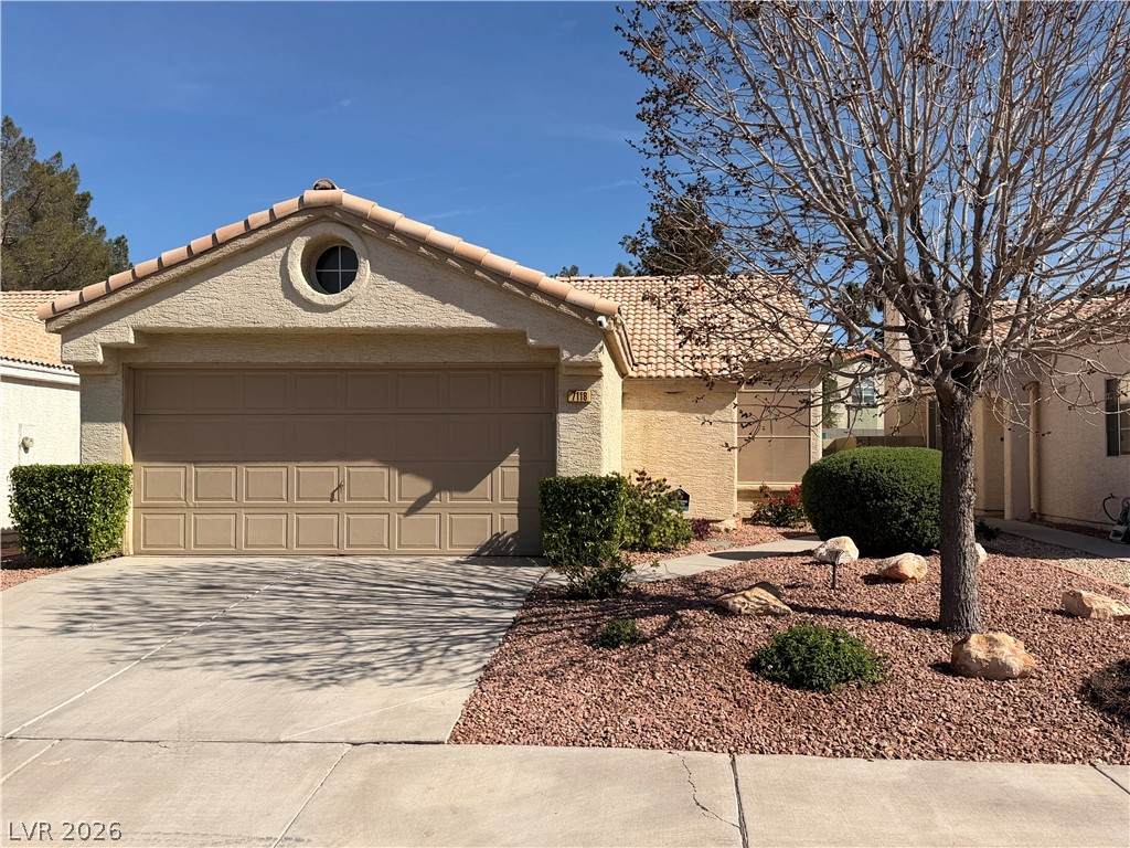 7118 Knoll View Drive - Photo 1
