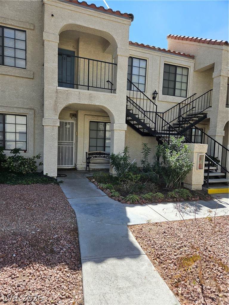 4713 Nara Vista Way - Photo 1