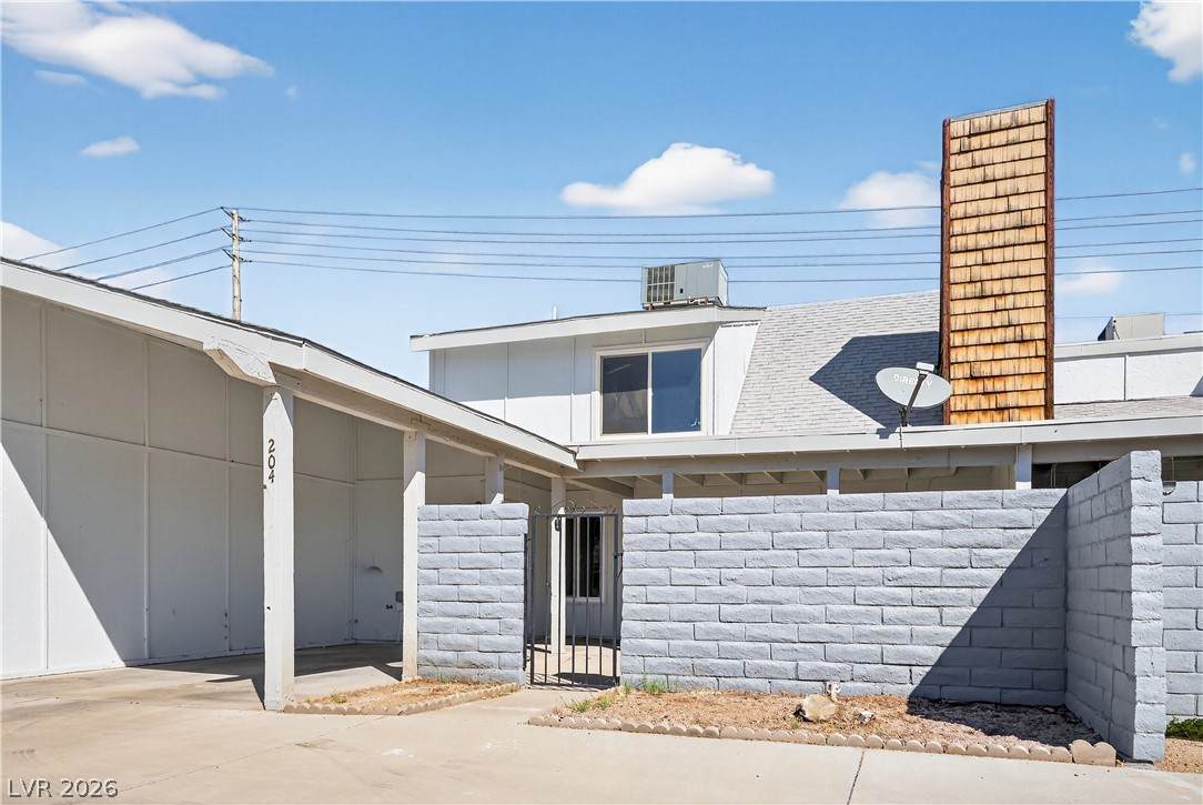 204 Sundance Shores Drive - Photo 1