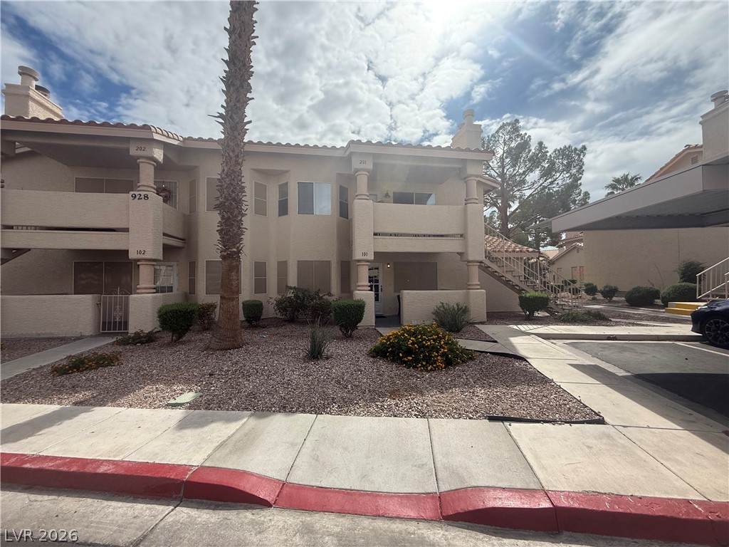 928 Rockview Drive - Photo 1