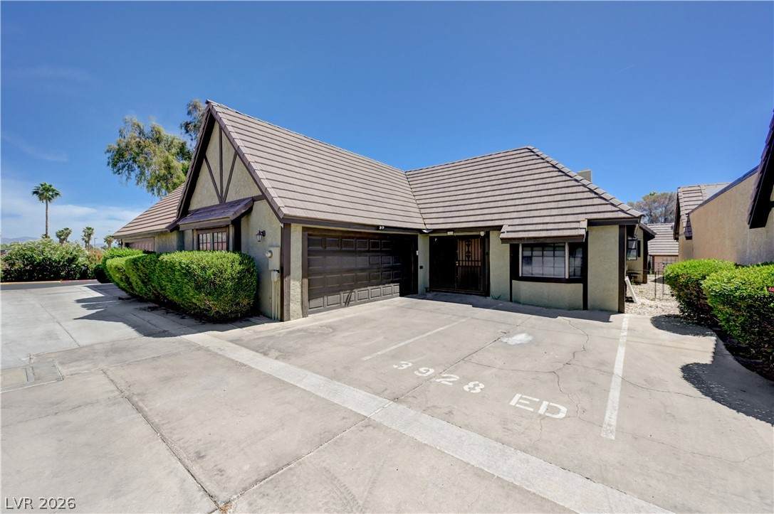 3928 Edgemoor Way - Photo 1