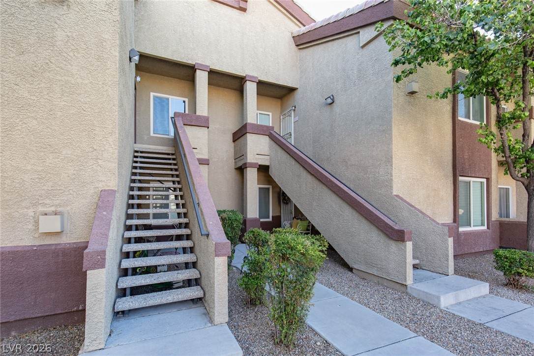 3933 Lazy Pine Street - Photo 1