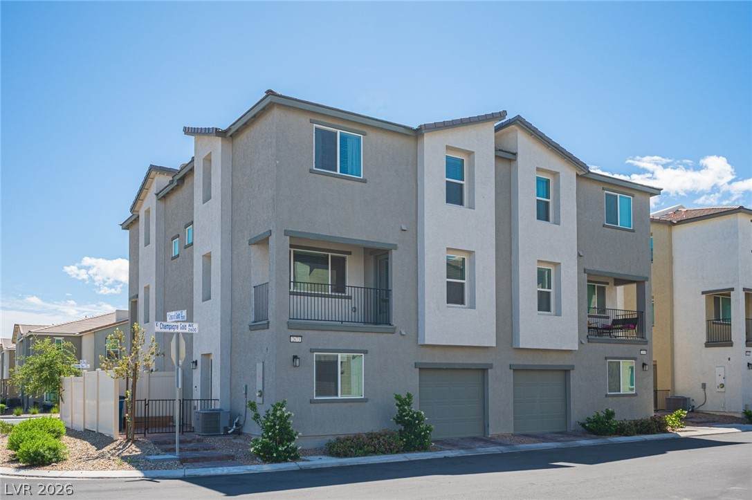 2673 Champagne Gold Avenue - Photo 1