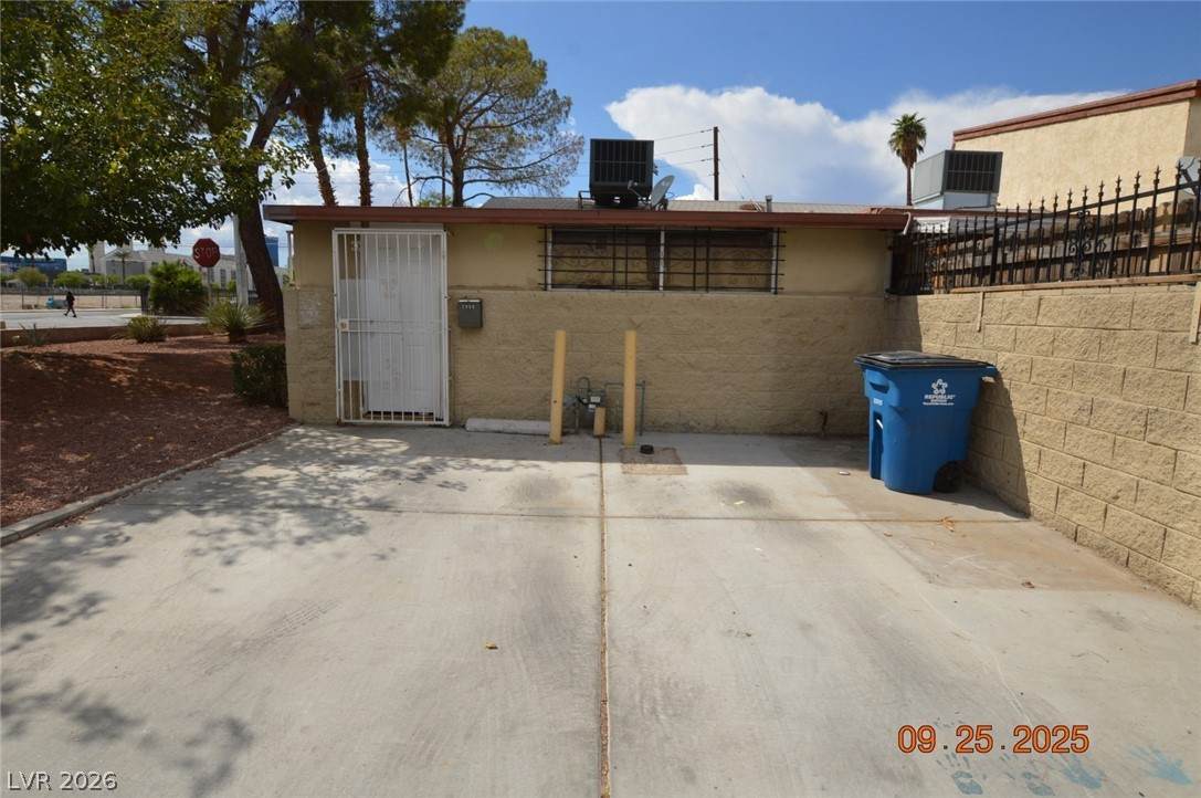 3980 Palos Verdes Street - Photo 1