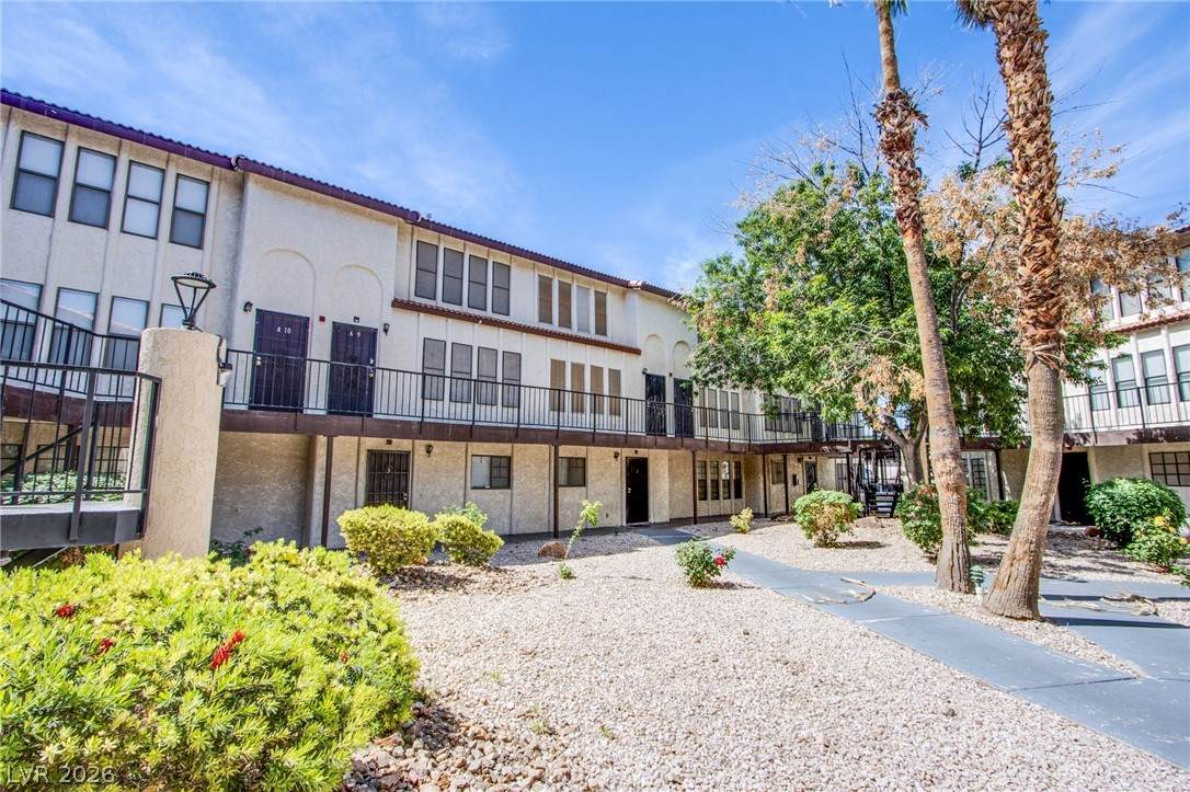 2080 Karen Avenue - Photo 1