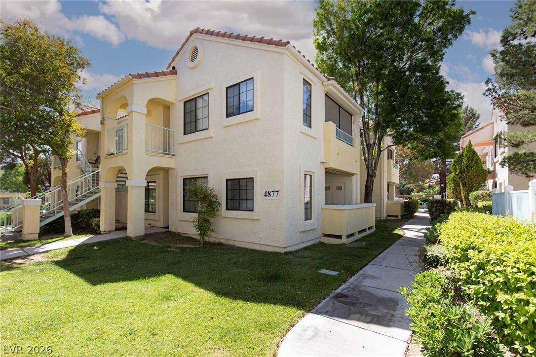 4877 Torrey Pines Drive - Photo 1