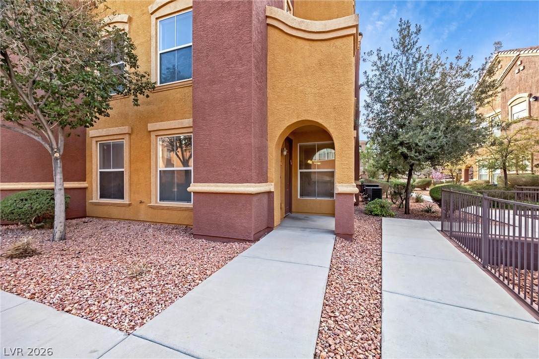 3975 Hualapai Way - Photo 1