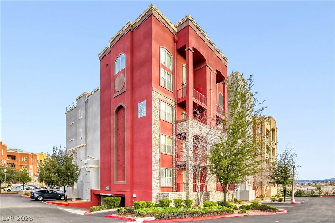 20 Serene Avenue - Photo 1