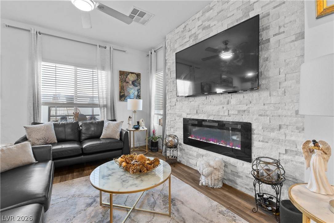 206 Callen Falls Avenue - Photo 1