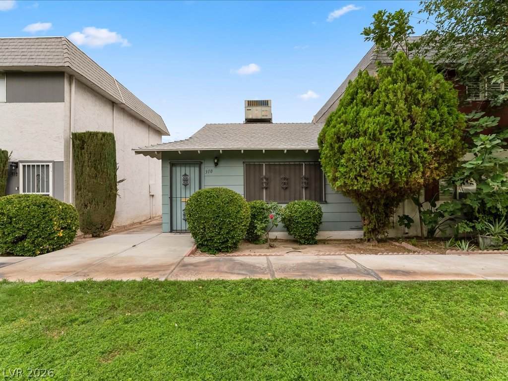 310 Greenbriar Townhouse Way - Photo 1