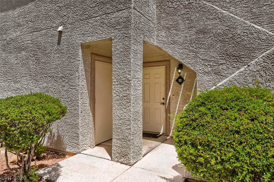 7900 Ryandale Circle - Photo 1