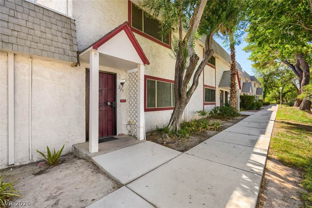 221 Pecos Way - Photo 1