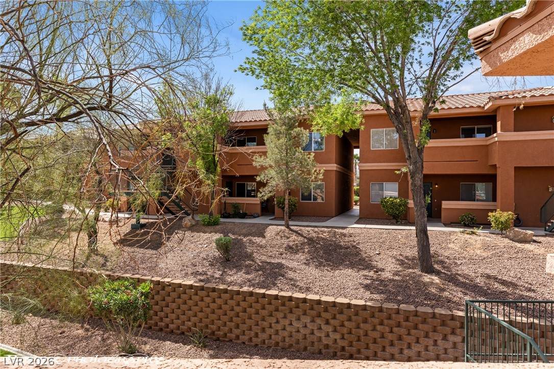 378 Colleen Court - Photo 1