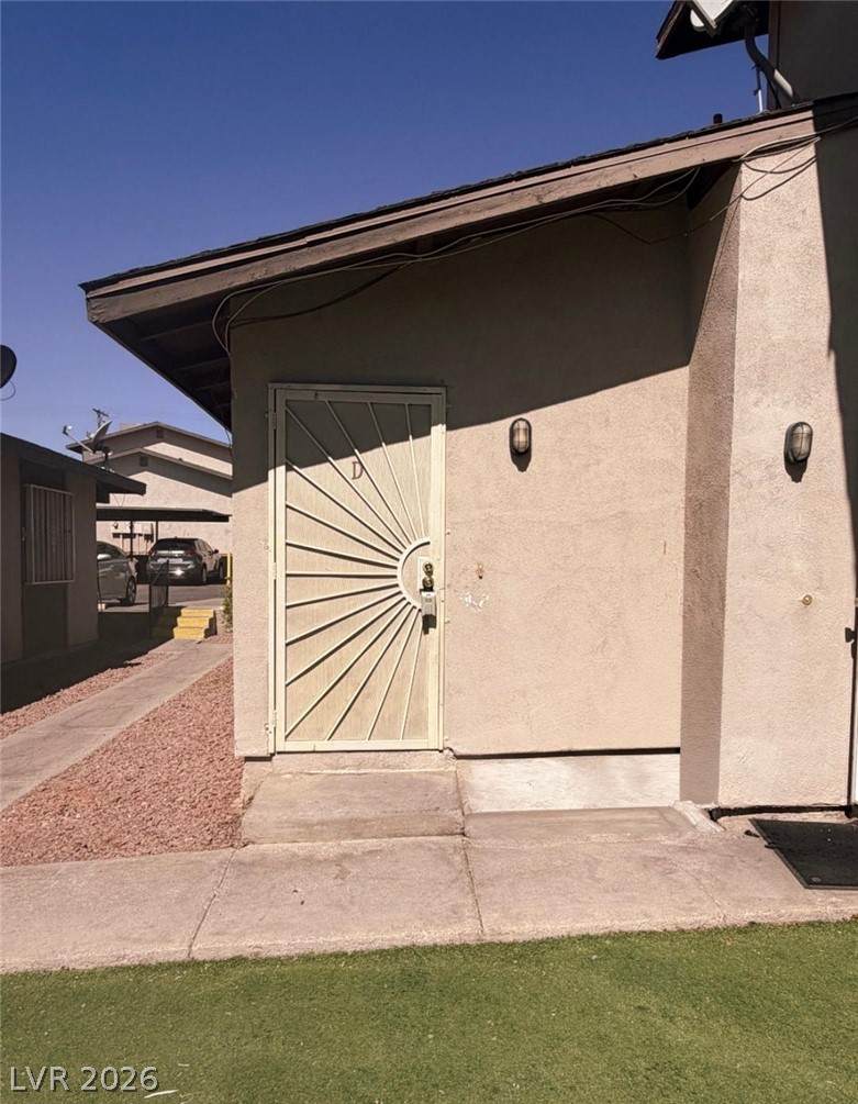 213 18th Street - Photo 1